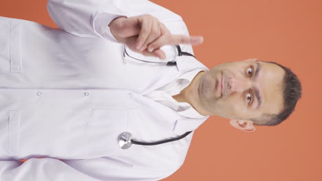Vertical-video-of-Doctor-shows-correct-coughing.
